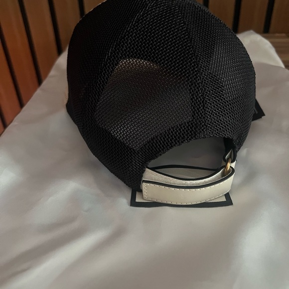 Gucci hat 100% authentic - Picture 2 of 3